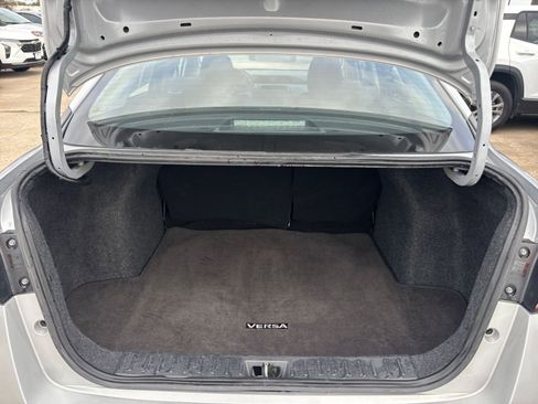 Used 2025 Nissan Versa SV image 29