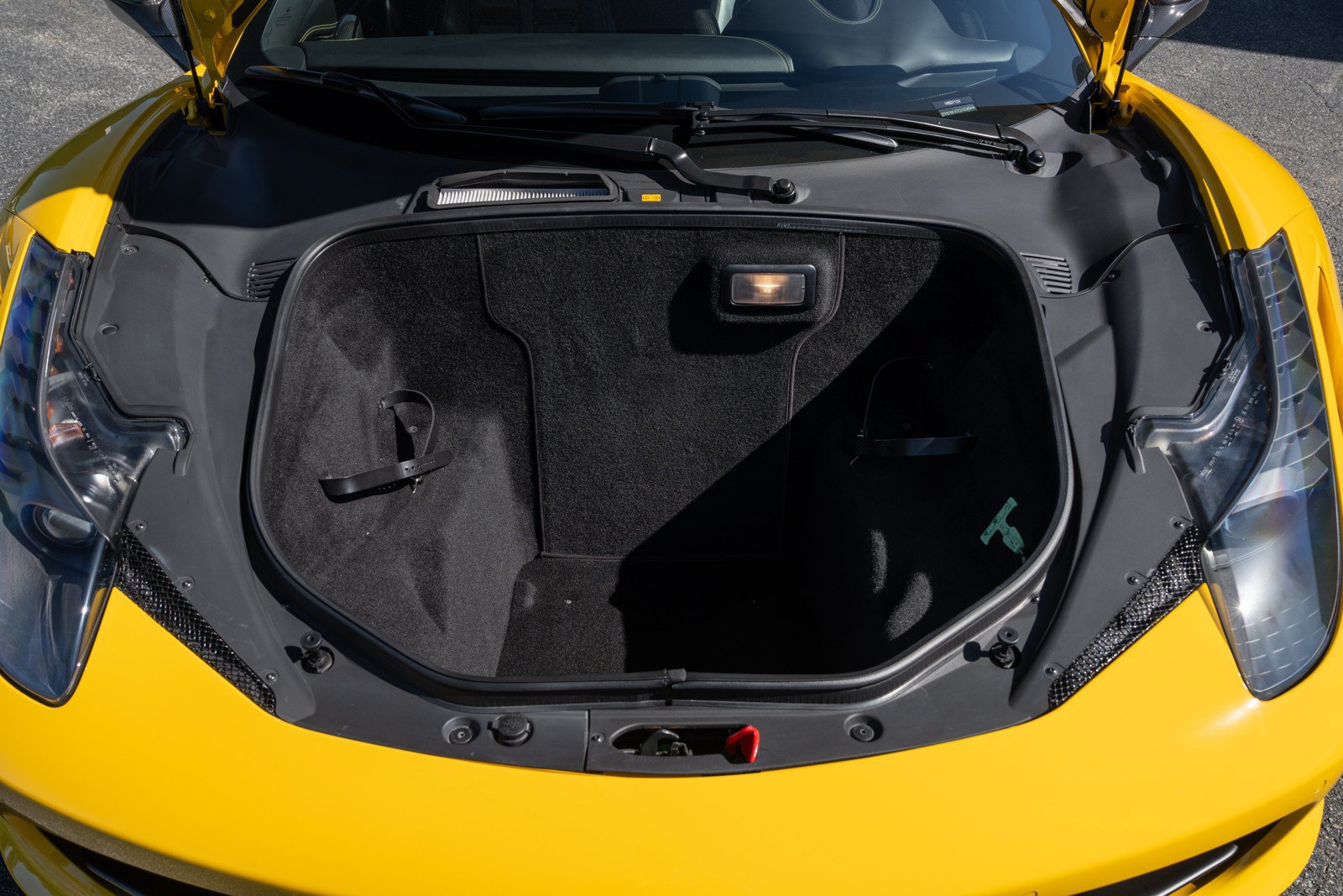 Used 2012 Ferrari 458 Italia Coupe RWD image 20