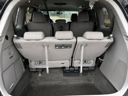 Used 2016 Honda Odyssey SE image 12