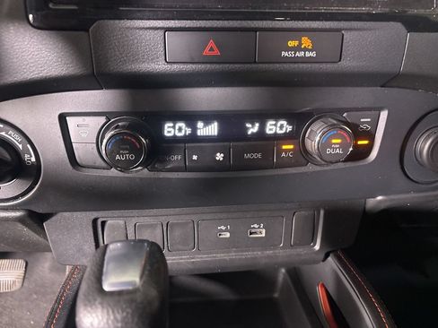 Used 2022 Nissan Frontier PRO-4X w/ Off-Road Protection Package AWD/4WD image 16
