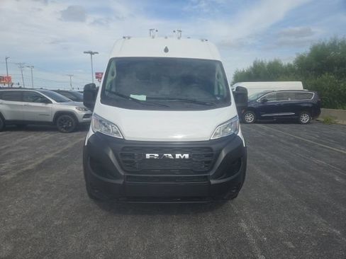 Used 2025 RAM ProMaster 2500 FWD image 3