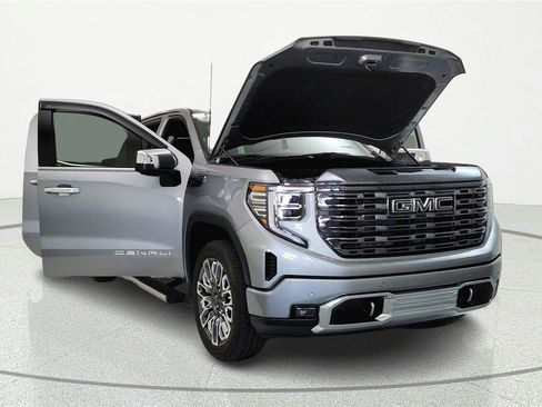 Used 2024 GMC Sierra 1500 Denali Ultimate AWD/4WD image 5