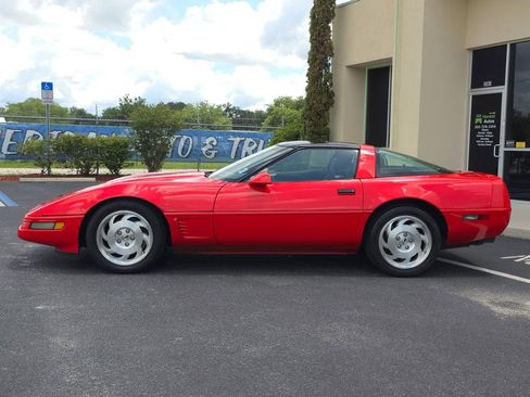 Used 1996 Chevrolet Corvette Coupe RWD image 8