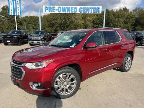 Used 2020 Chevrolet Traverse Premier image 2