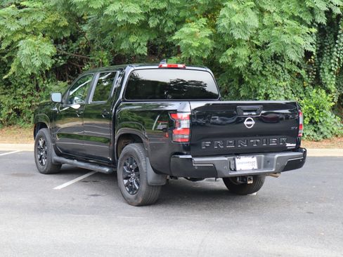 Used 2023 Nissan Frontier SV w/ Midnight Edition Package RWD image 7