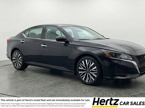 Used 2025 Nissan Altima 2.5 SV image 1