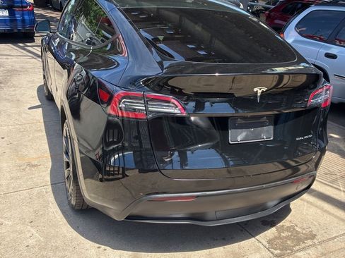 Used 2023 Tesla Model Y Long Range AWD/4WD image 4