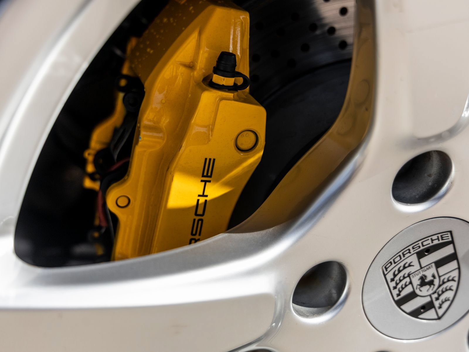 Certified 2019 Porsche 718 Cayman RWD image 16
