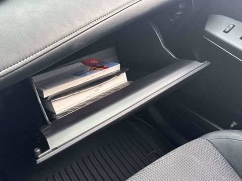 Used 2016 Toyota RAV4 XLE image 33