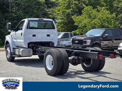 New 2027 Ford F650 2WD Regular Cab Super Duty image 2