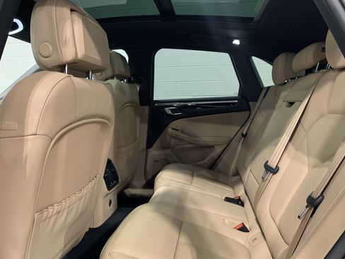 New 2026 Porsche Macan image 26