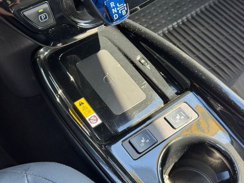 Certified 2022 Toyota Prius XLE image 30