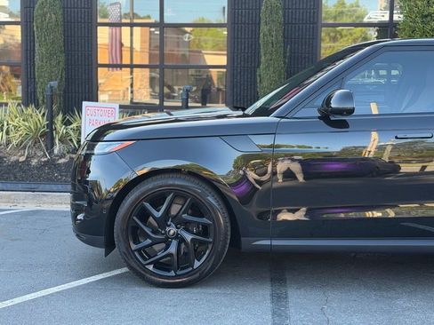 Used 2024 Land Rover Range Rover Sport SE image 10