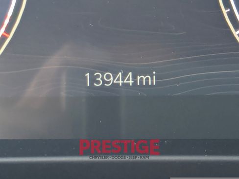 Used 2024 Jeep Grand Cherokee L Altitude AWD/4WD image 19