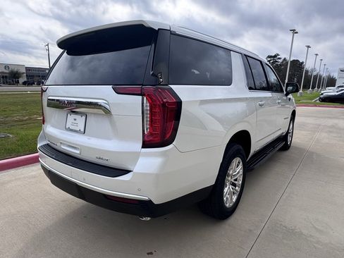 Used 2021 GMC Yukon XL SLT w/ SLT Premium Package image 5