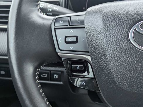 Used 2025 Toyota Camry SE image 24