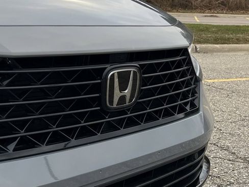 Certified 2024 Honda Accord Touring image 9