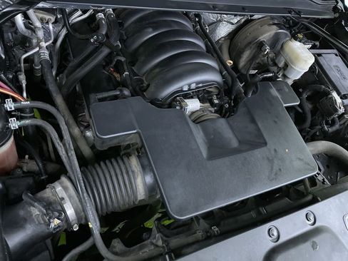 Used 2017 GMC Yukon XL SLE image 29