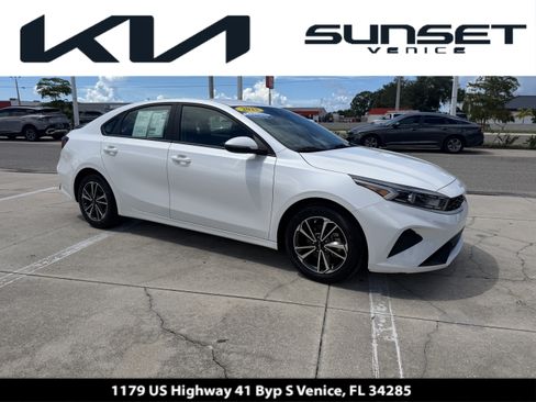 Certified 2023 Kia Forte LXS w/ LXS Technology Package FWD image 1