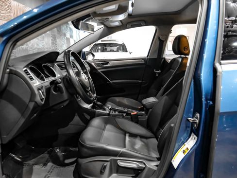 Used 2017 Volkswagen Golf Wolfsburg Edition FWD image 4