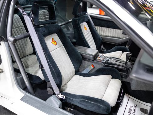 Used 1989 Chevrolet Camaro IROC-Z image 36