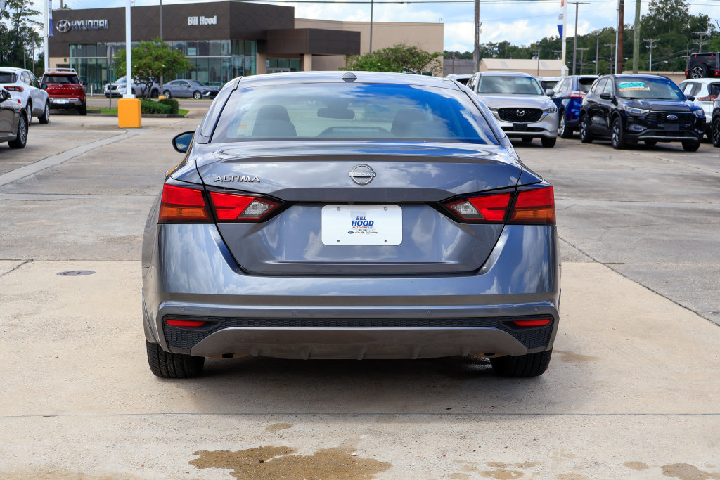 Used 2025 Nissan Altima 2.5 SV FWD image 18