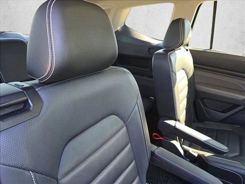 Used 2021 Volkswagen Atlas SEL Premium image 19