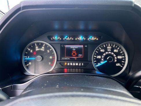 Used 2016 Ford F150 XLT w/ Equipment Group 302A Luxury image 11