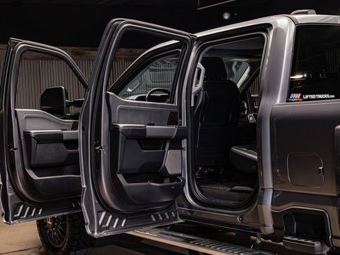 Used 2024 Ford F450 Lariat w/ FX4 Off-Road Package image 29