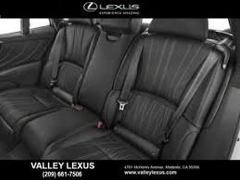 Used 2018 Lexus LS 500 w/ Interior Upgrade Package RWD image 11