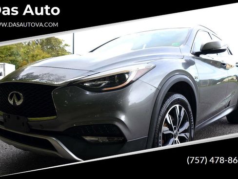 Used 2017 INFINITI QX30 Premium w/ Navigation Package image 1