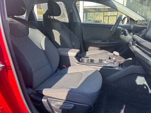 Used 2025 Kia K4 LXS image 27