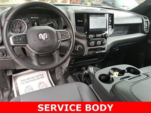 Used 2024 RAM 2500 Tradesman w/ Chrome Appearance Group image 18
