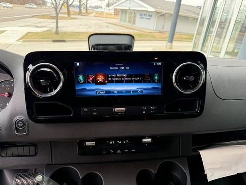 New 2025 Mercedes-Benz Sprinter 2500 image 17