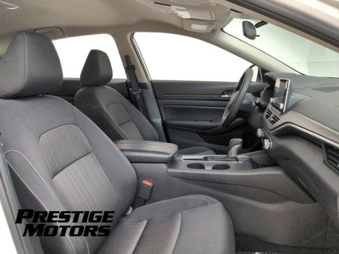 Used 2025 Nissan Altima 2.5 SV FWD image 24