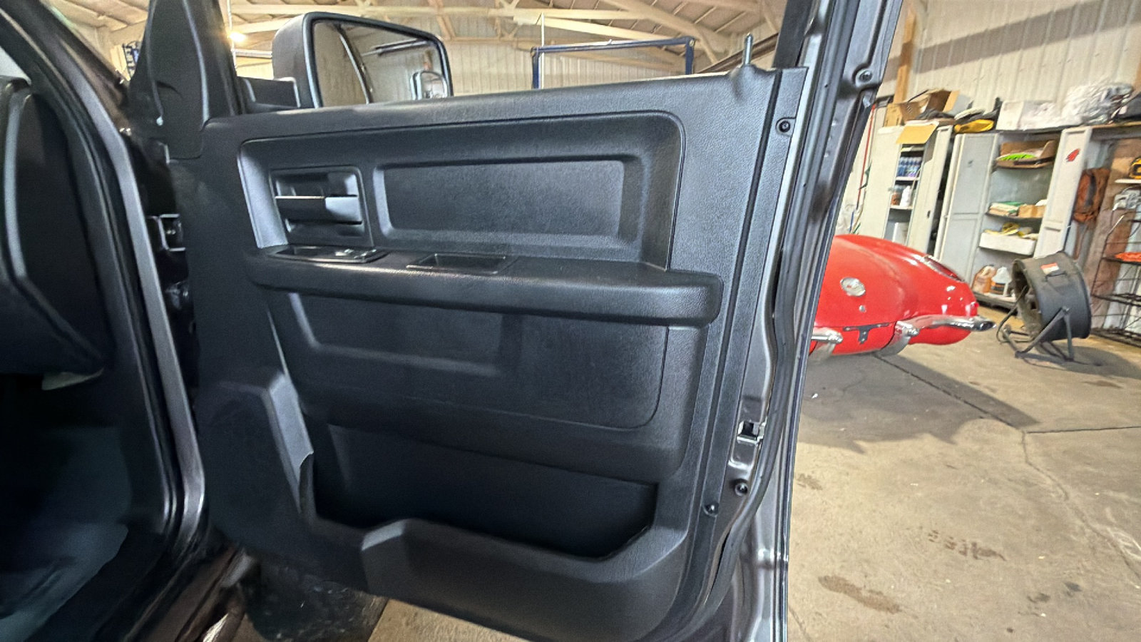 Used 2014 RAM 2500 Tradesman w/ Chrome Appearance Group AWD/4WD image 19
