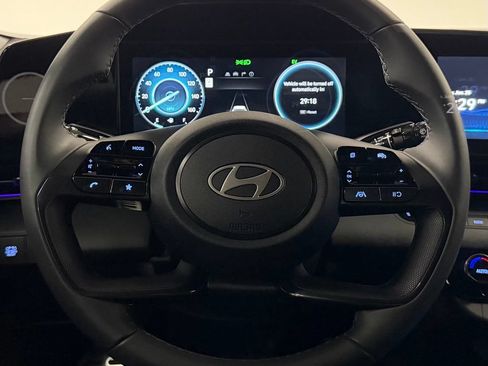 Used 2025 Hyundai Elantra SEL w/ Cargo Package FWD image 16