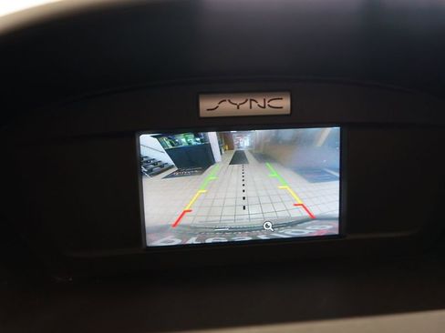 Used 2017 Ford Escape SE FWD image 8