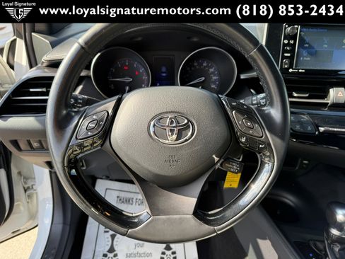 Used 2018 Toyota C-HR XLE image 19