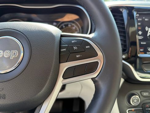 Used 2019 Jeep Cherokee Limited AWD/4WD image 26