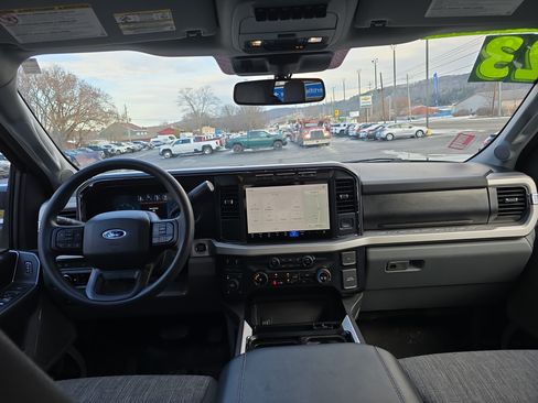 Used 2023 Ford F250 XLT w/ XLT Premium Package image 16