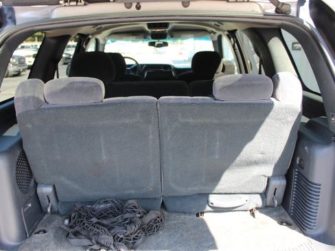 Used 2002 Chevrolet Tahoe LS w/ Traction Pkg image 14