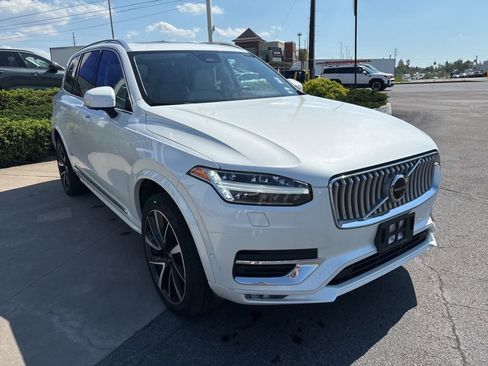 Used 2023 Volvo XC90 B6 Plus w/ Protection Package Premier AWD/4WD image 4