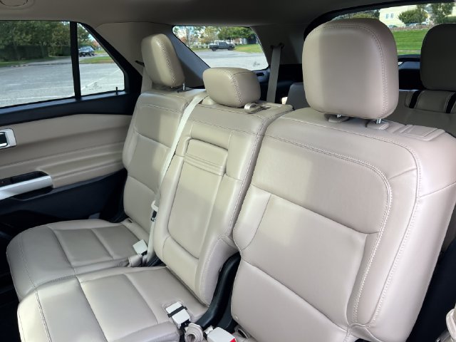 Certified 2022 Ford Explorer XLT w/ Equipment Group 202A AWD/4WD image 25