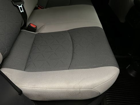 Used 2020 Toyota RAV4 XLE w/ Convenience Package AWD/4WD image 17