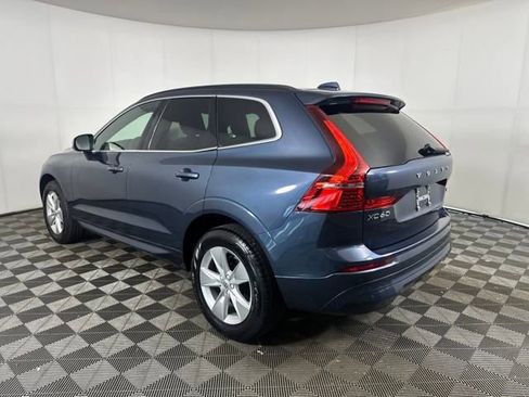 Used 2022 Volvo XC60 B5 Momentum image 5
