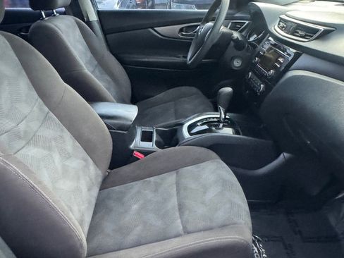 Used 2015 Nissan Rogue S FWD image 9