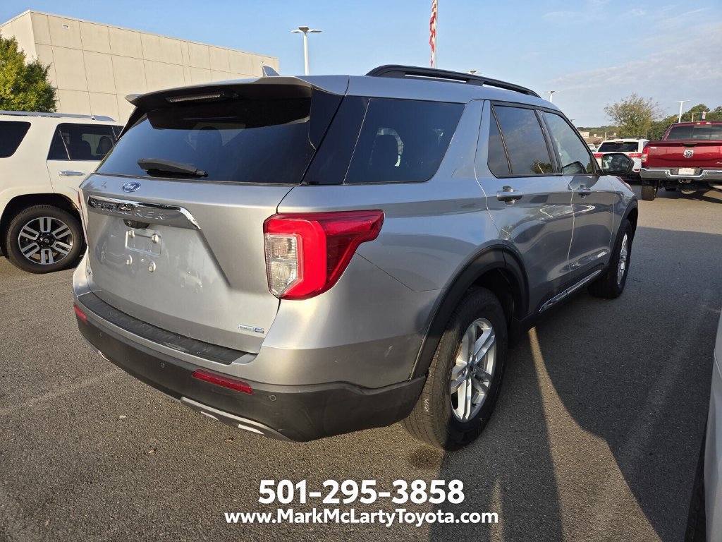 Used 2020 Ford Explorer XLT w/ Equipment Group 202A AWD/4WD image 4