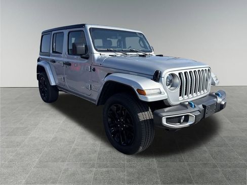 Used 2023 Jeep Wrangler Unlimited Sahara image 8