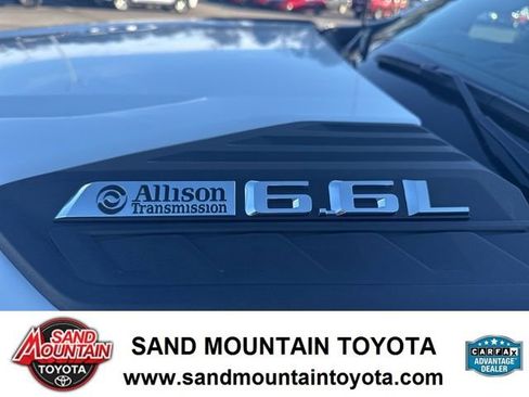 Used 2024 Chevrolet Silverado 2500 Custom w/ Custom Value Package image 9